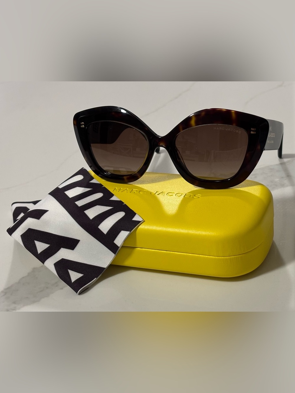 Marc Jacobs Sunglasses with Brown Gradient Lenses